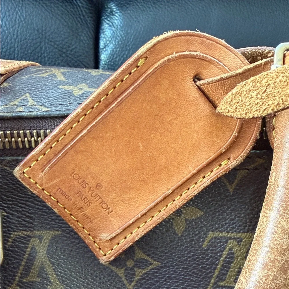 Vintage Louis Vuitton duffle bag with strap. Size 50 - Picture 3 of 14